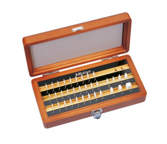 ミツトヨ (Mitutoyo) 単体レクタンギュラゲージブロック 611925-013 (鋼製)(校正証明書付) ミツトヨ (Mitutoyo) 単体レクタンギュラゲージブロック 613552-02