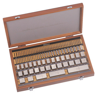ミツトヨ　鋼製ゲージブロックバラ　１０００．００ｍｍ　０級　 ( 611845-02 ) ミツトヨ 611619-04 鋼製ゲージブロックBM1/9.00mm/2級 花・ガーデン・DIY DIY・工具 その他 