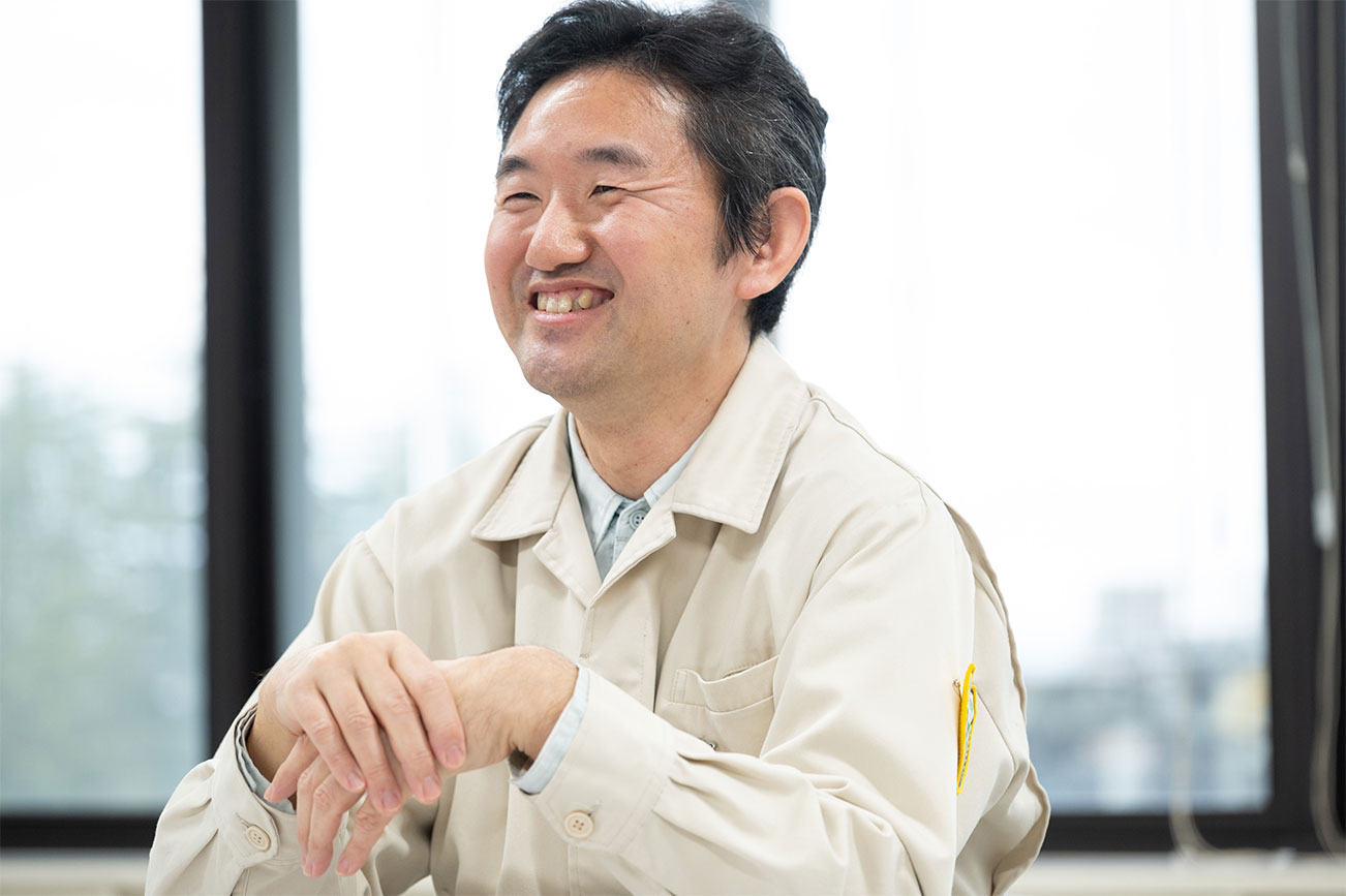 生産統括室 射水工場 品質管理課 課長(兼JIS品質管理責任者)　米花 英士 様